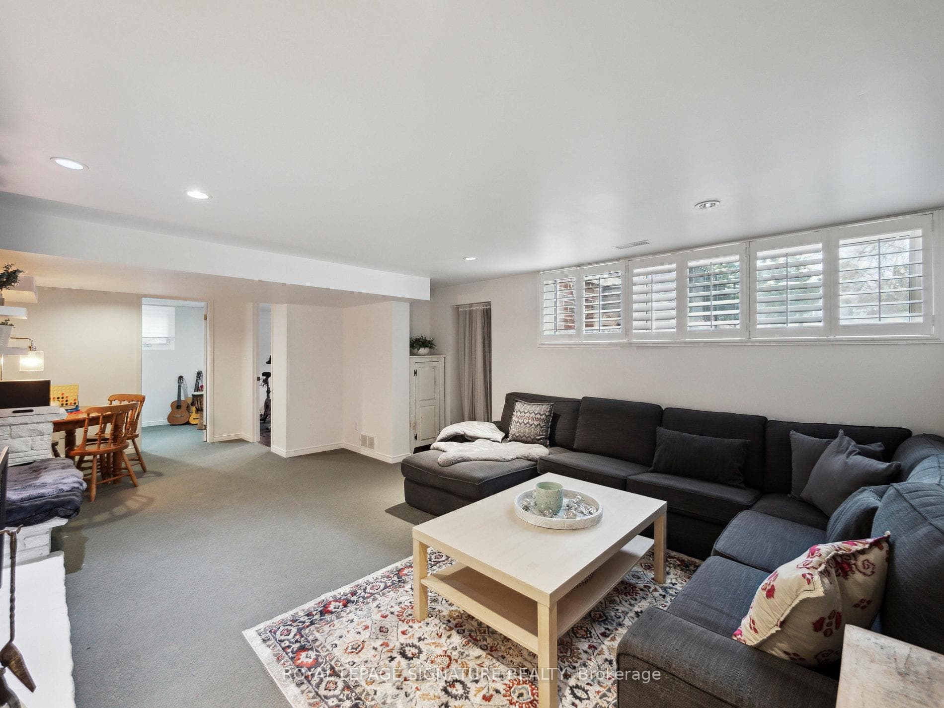 373 Friendship Avenue photo 25