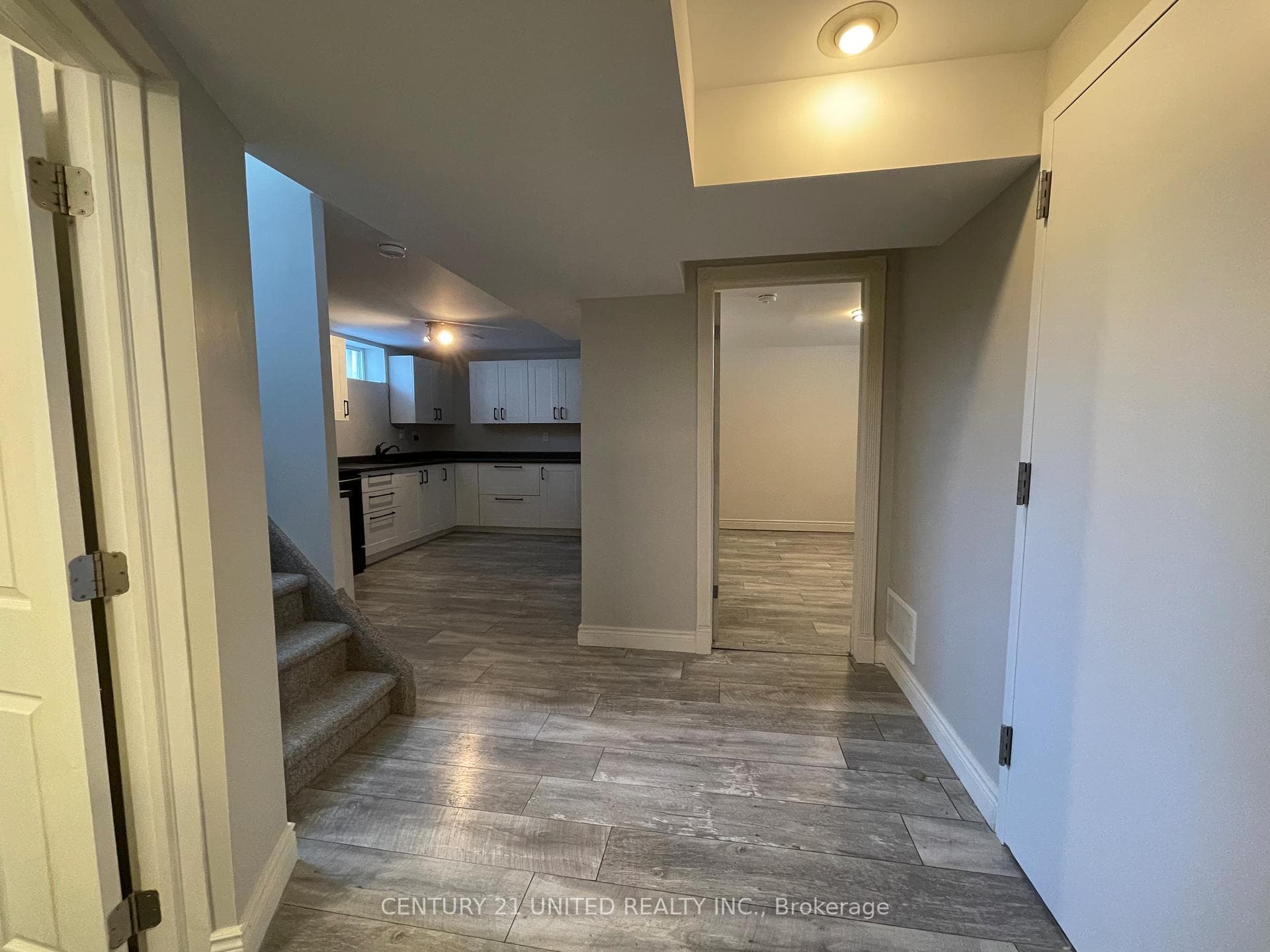 685 Armour Road Unit LOWER photo 5