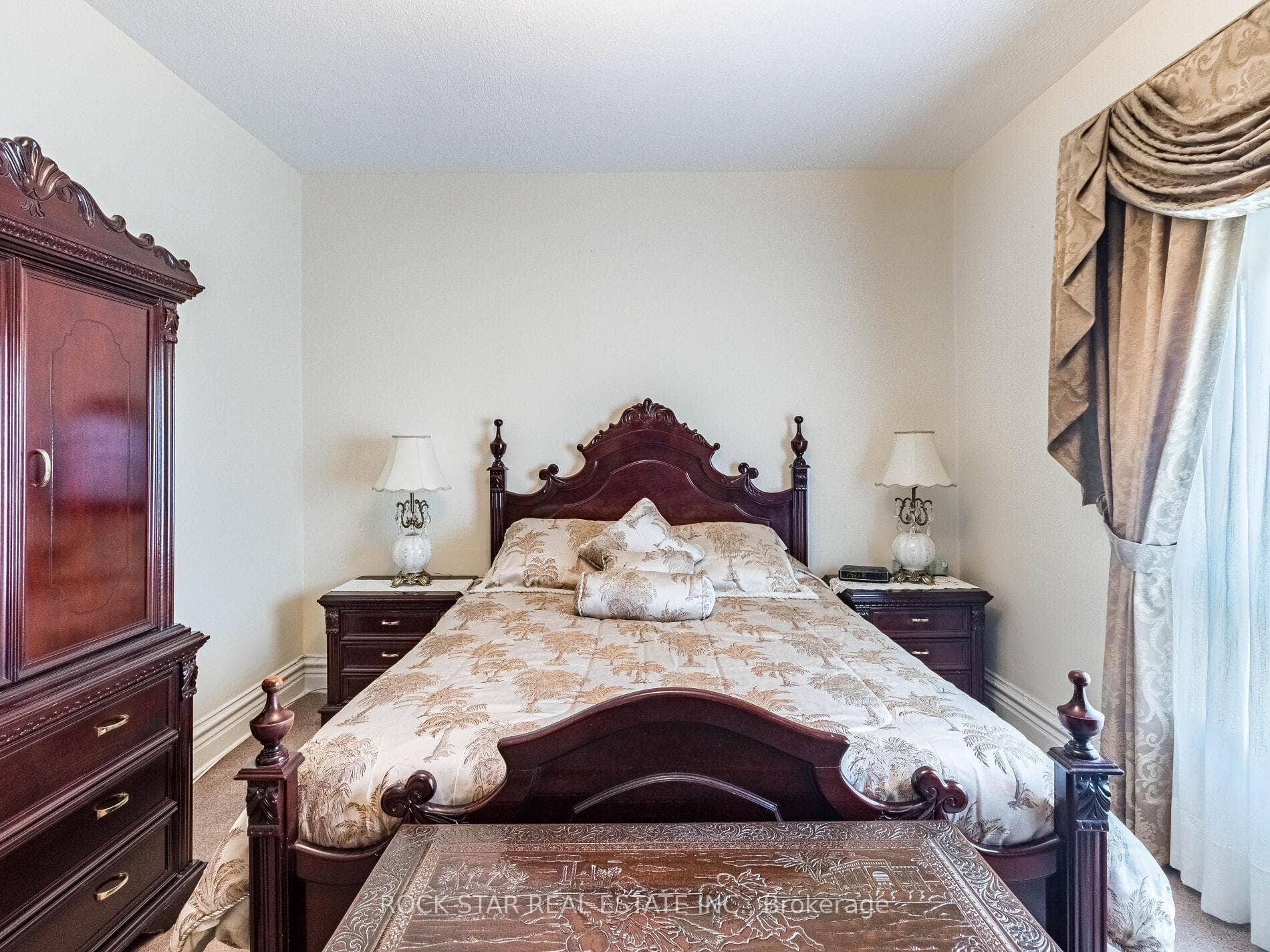 147 Saint Clarens Avenue photo 22