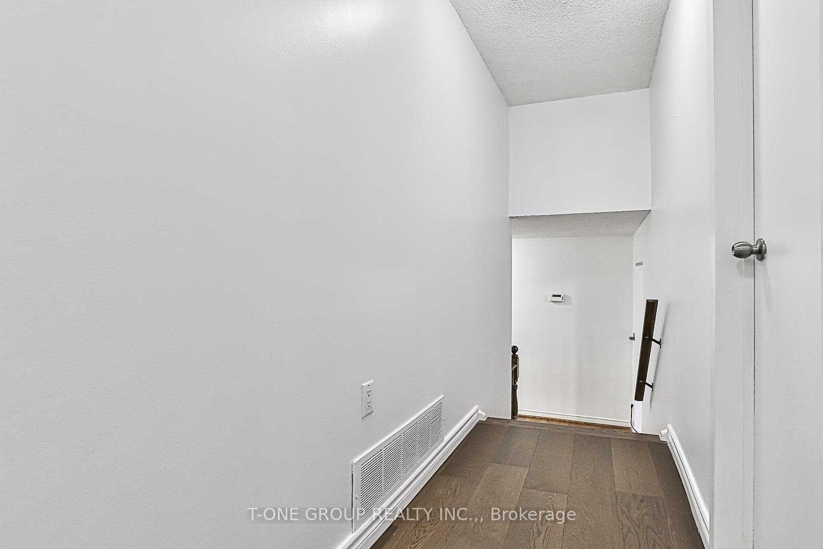 535 Bradley Drive photo 14
