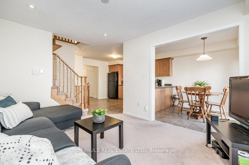 11 Newport Crescent photo 12