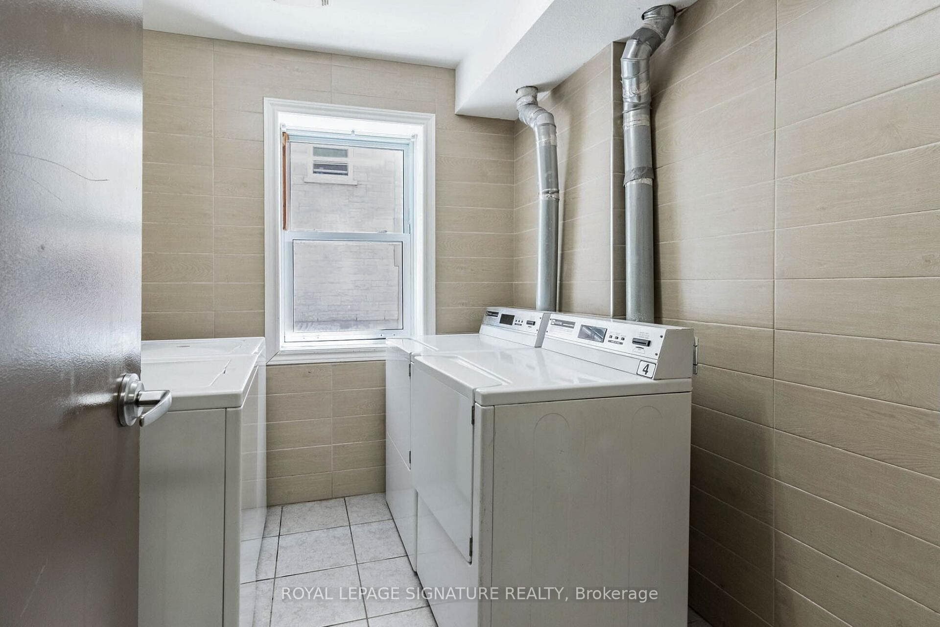 253 Lester Street Unit 203 photo 39