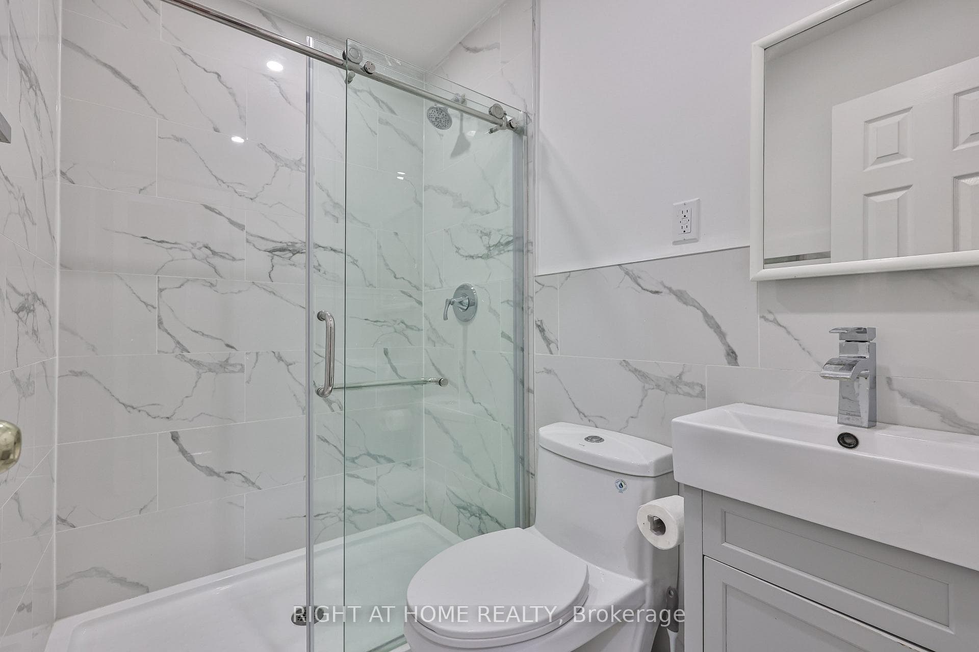 3783 Keenan Crescent Unit Main photo 10