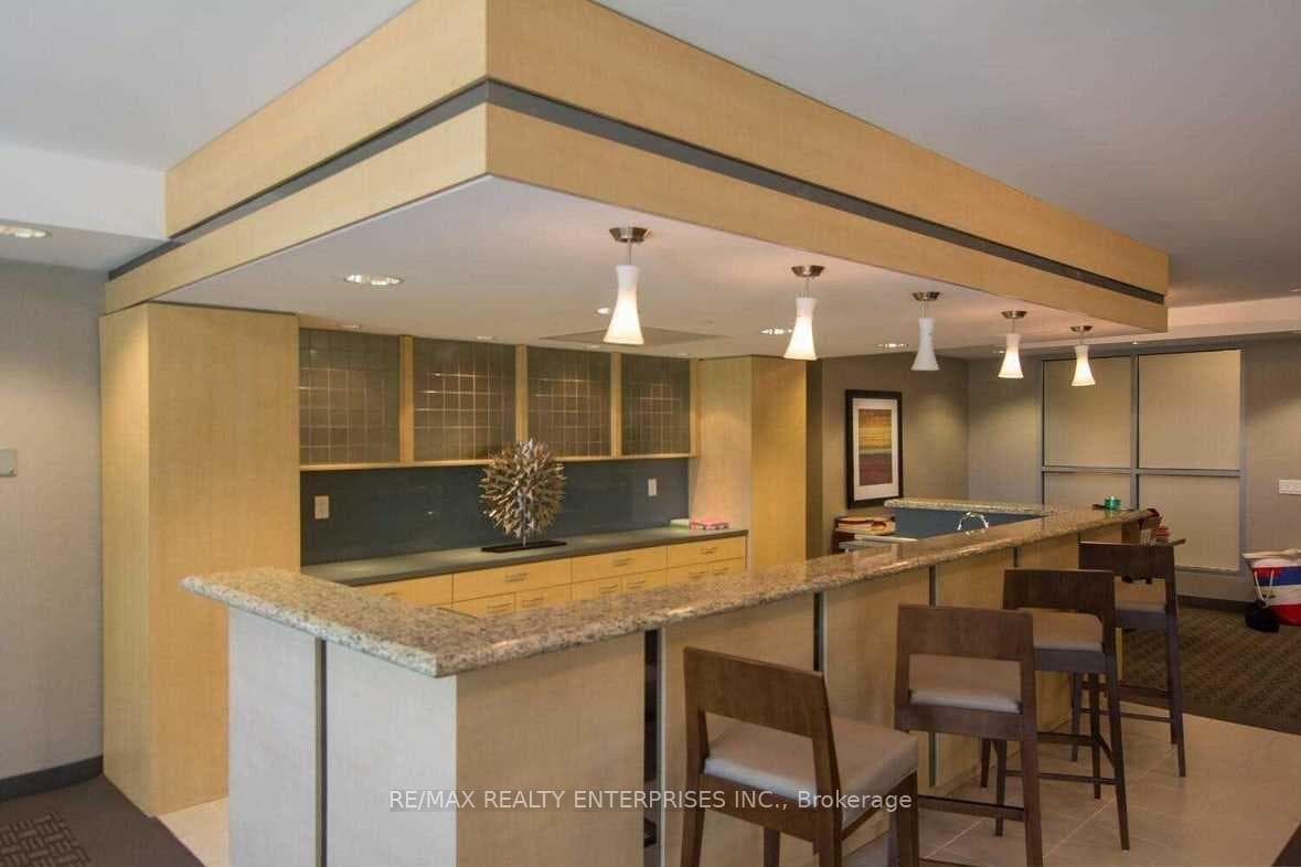 4968 Yonge Street Unit 1712 photo 14