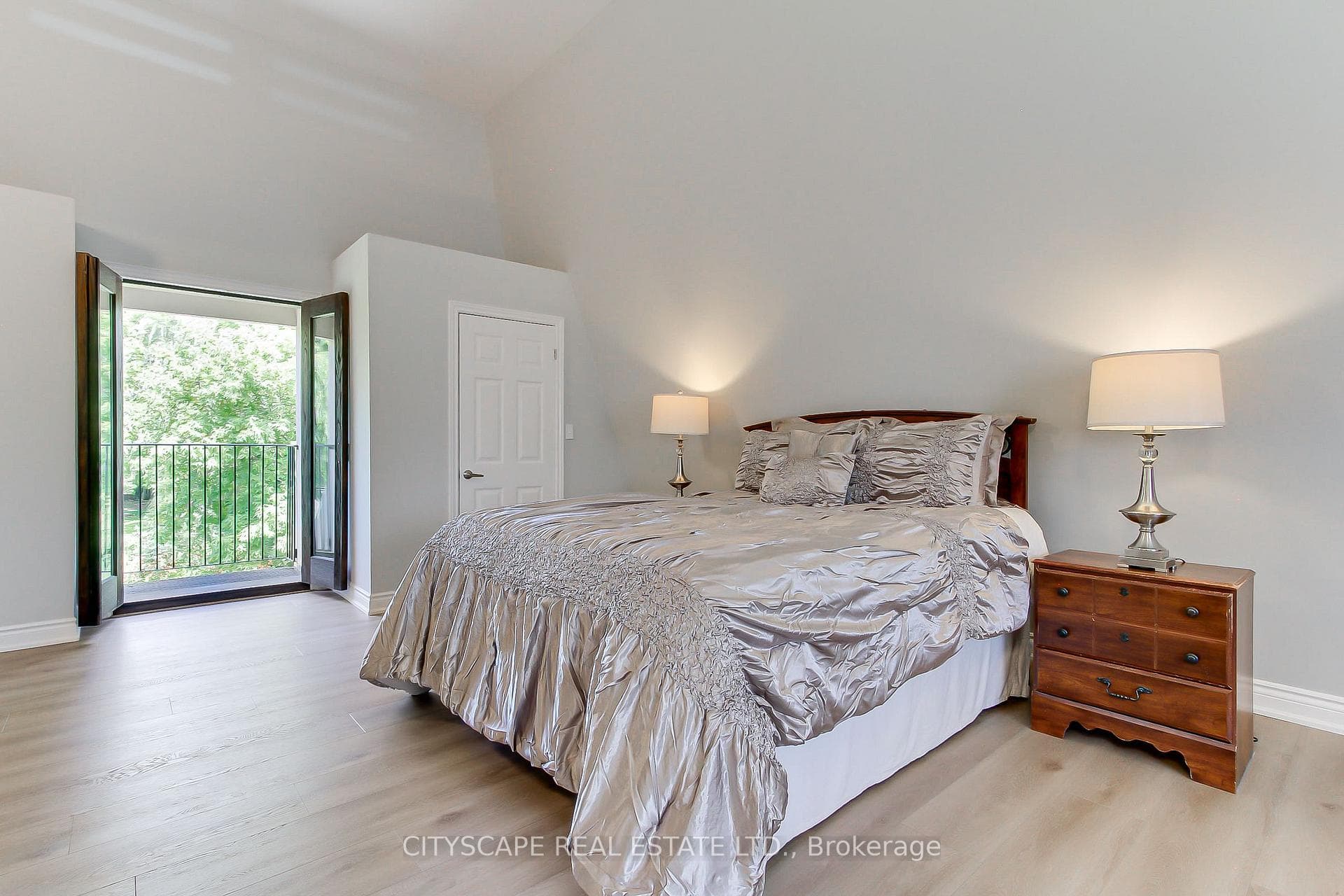 1543 Indian Grove photo 24