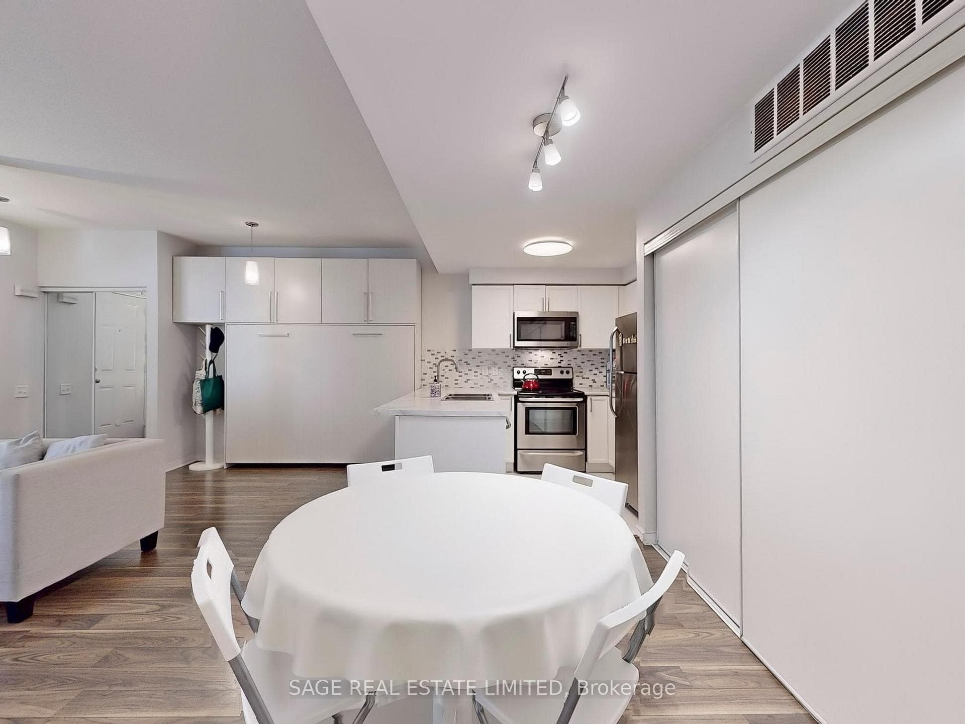 760 Lawrence Avenue Unit 44 photo 21