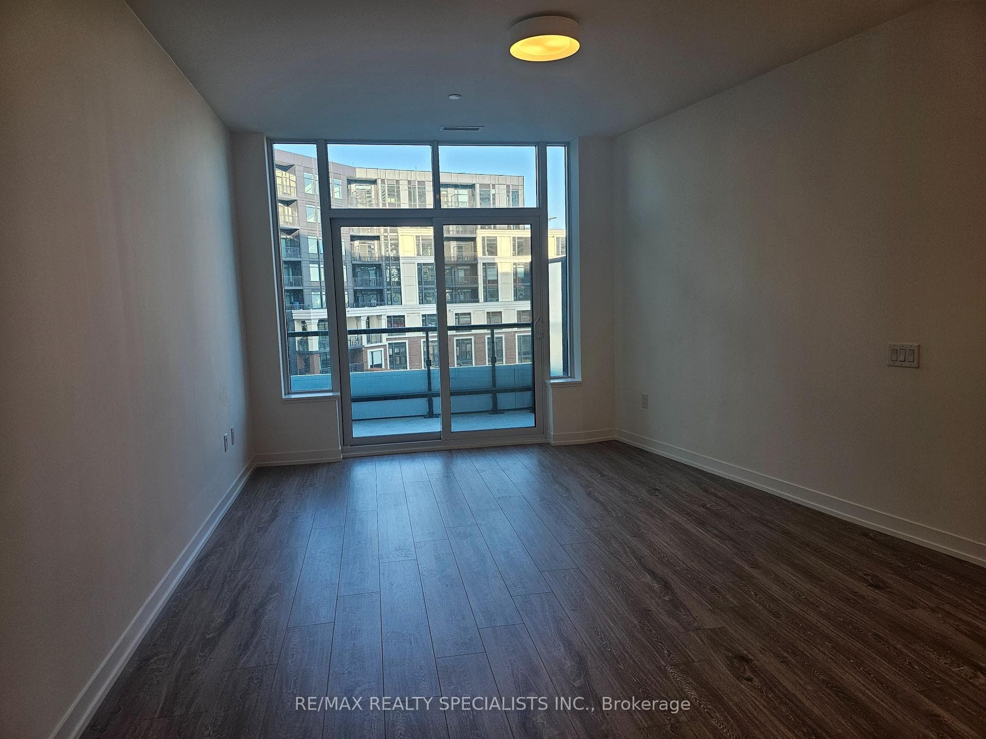 2485 Eglinton Avenue Unit 712 photo 4