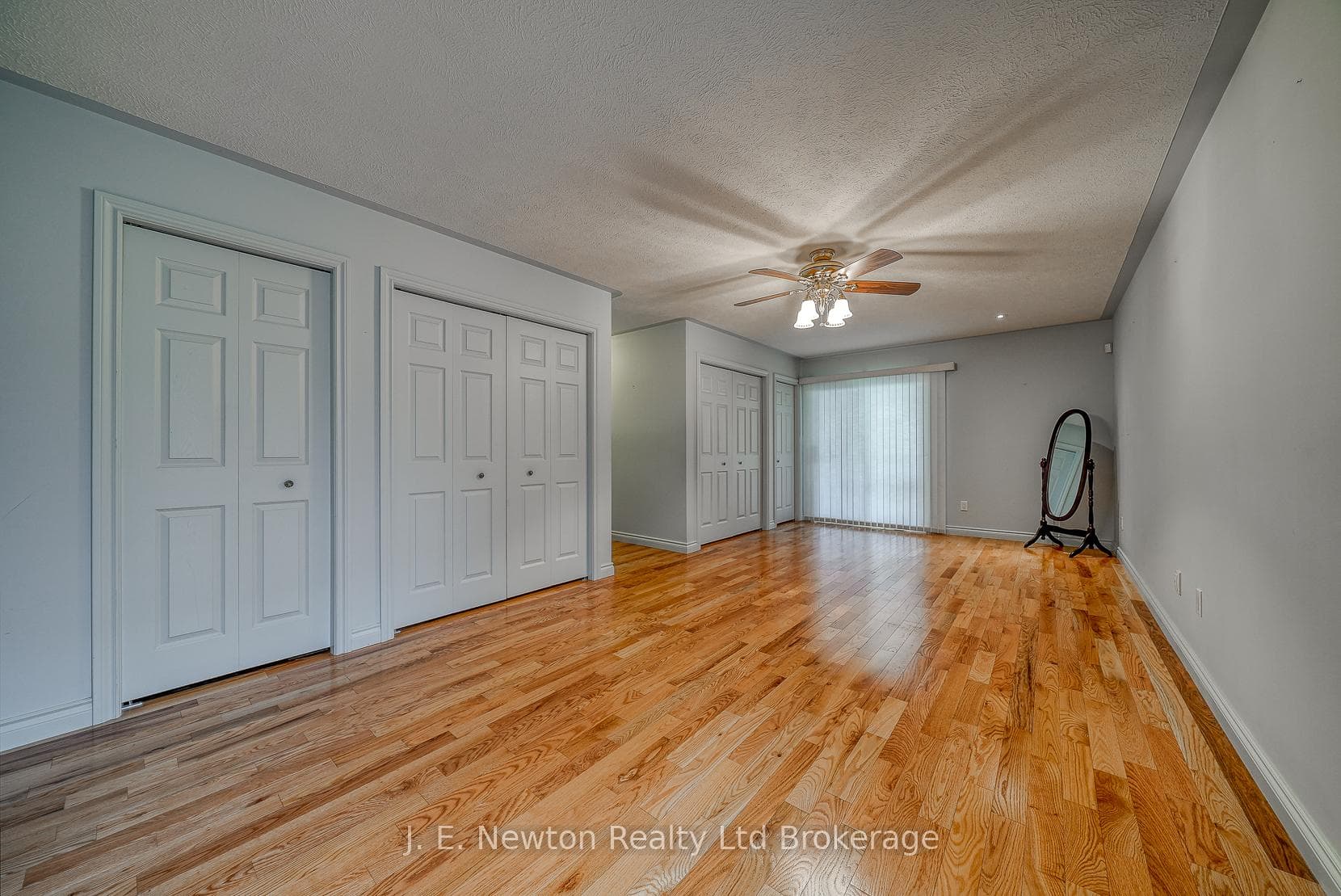 356 Broadway Street photo 24