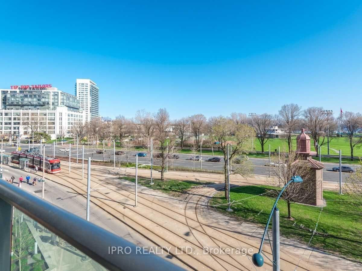 215 Fort York Boulevard Unit 407 photo 22