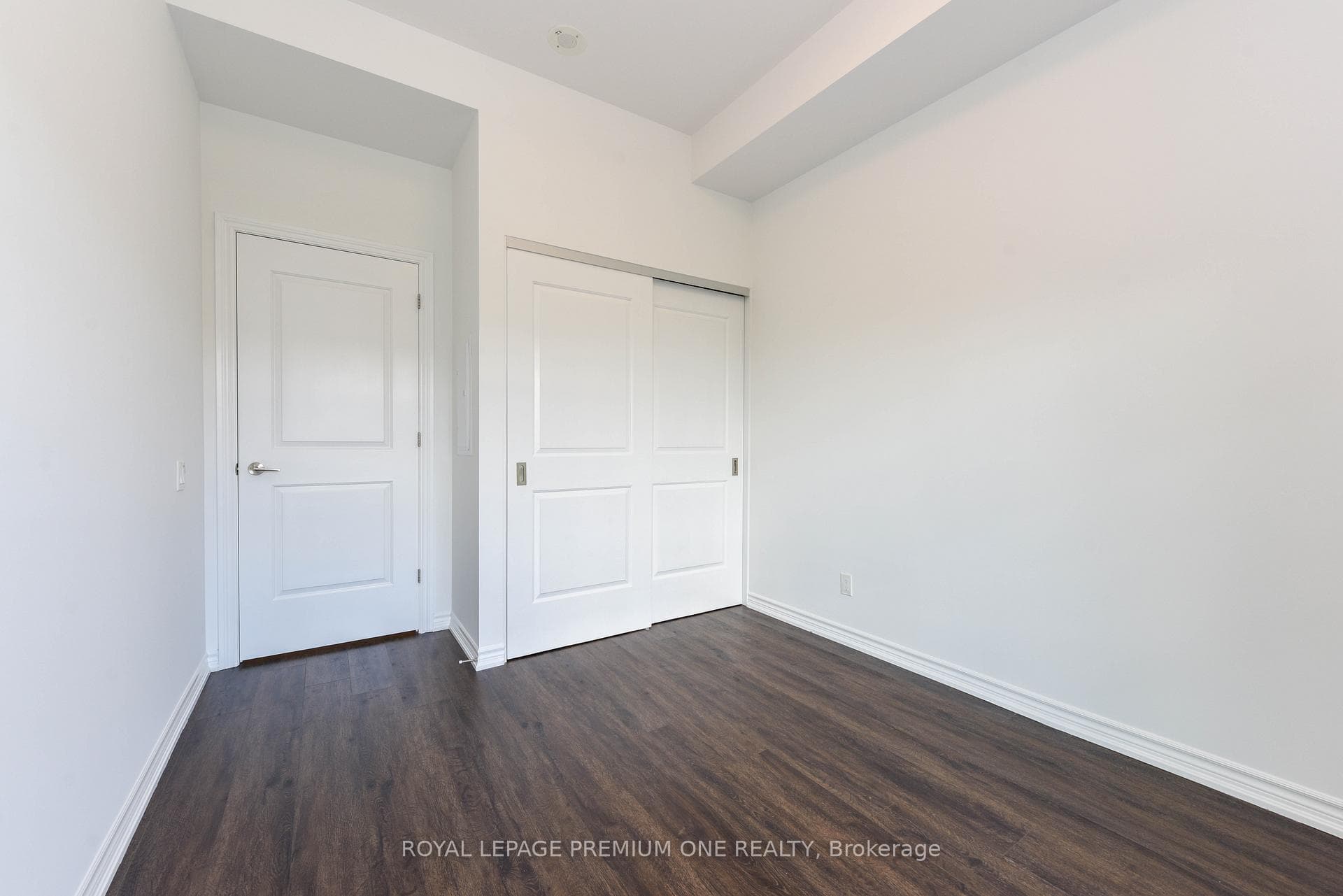 571 Prince Edward Drive Unit 303 photo 18