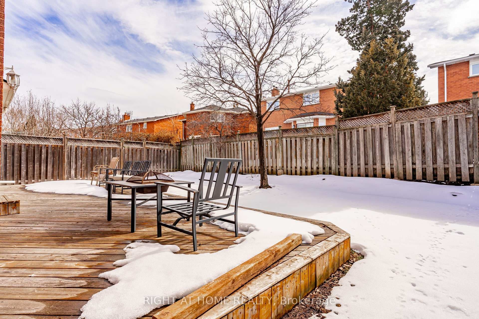 2136 Wincanton Crescent photo 33