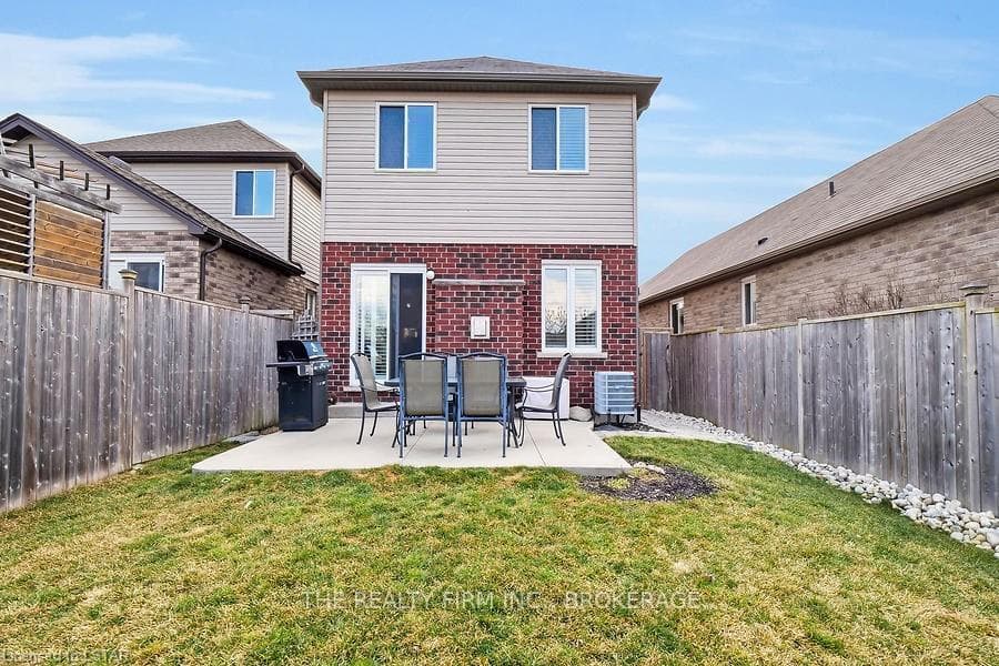 6855 VALLAS Circle photo 31