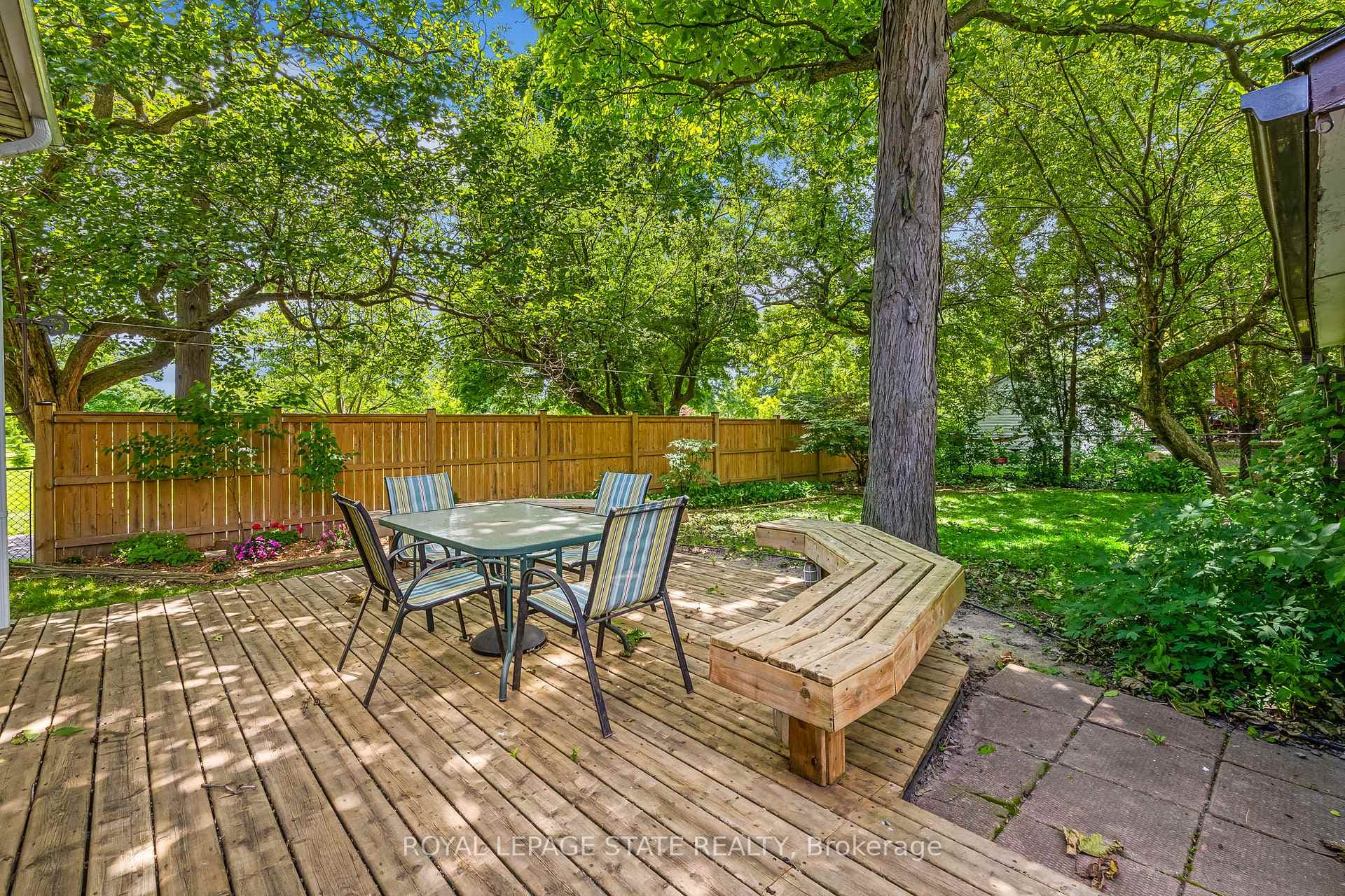 126 Queensdale Avenue photo 25