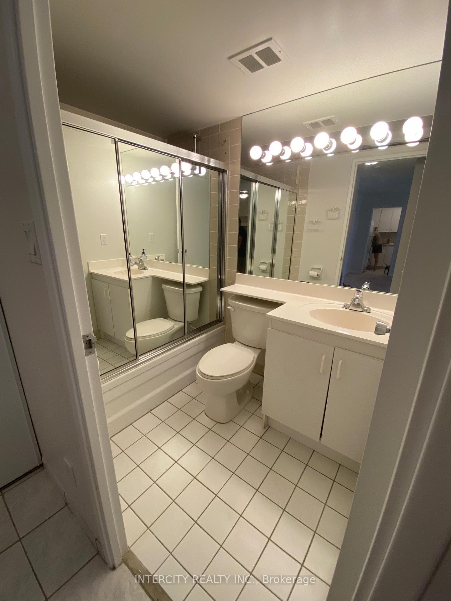 70 Baif Boulevard Unit 202 photo 15
