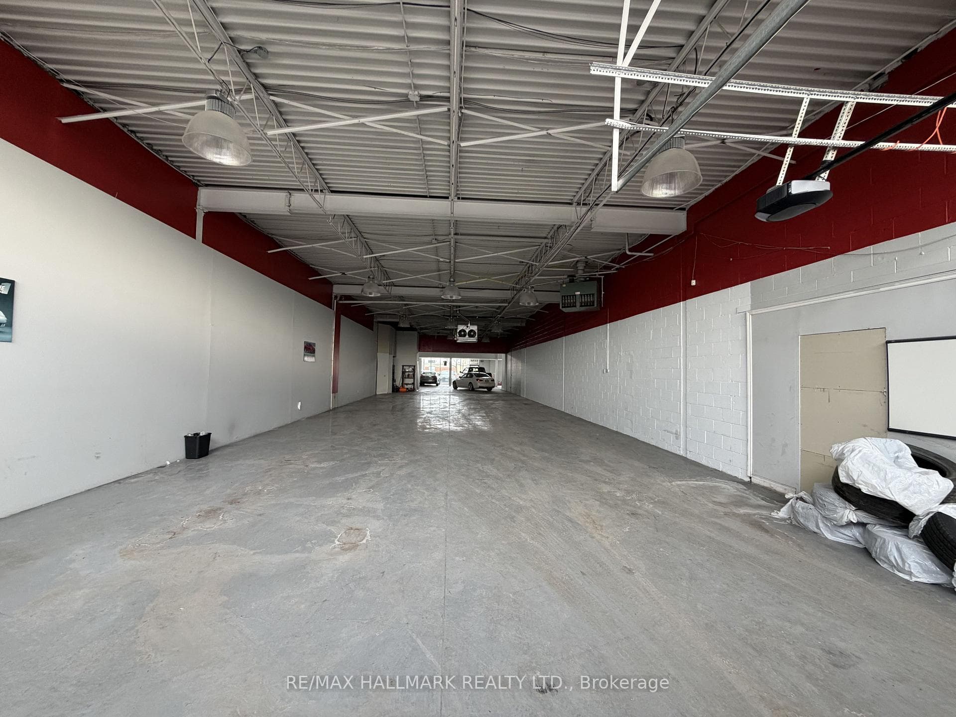 1101 Finch Avenue Unit 2 photo 5