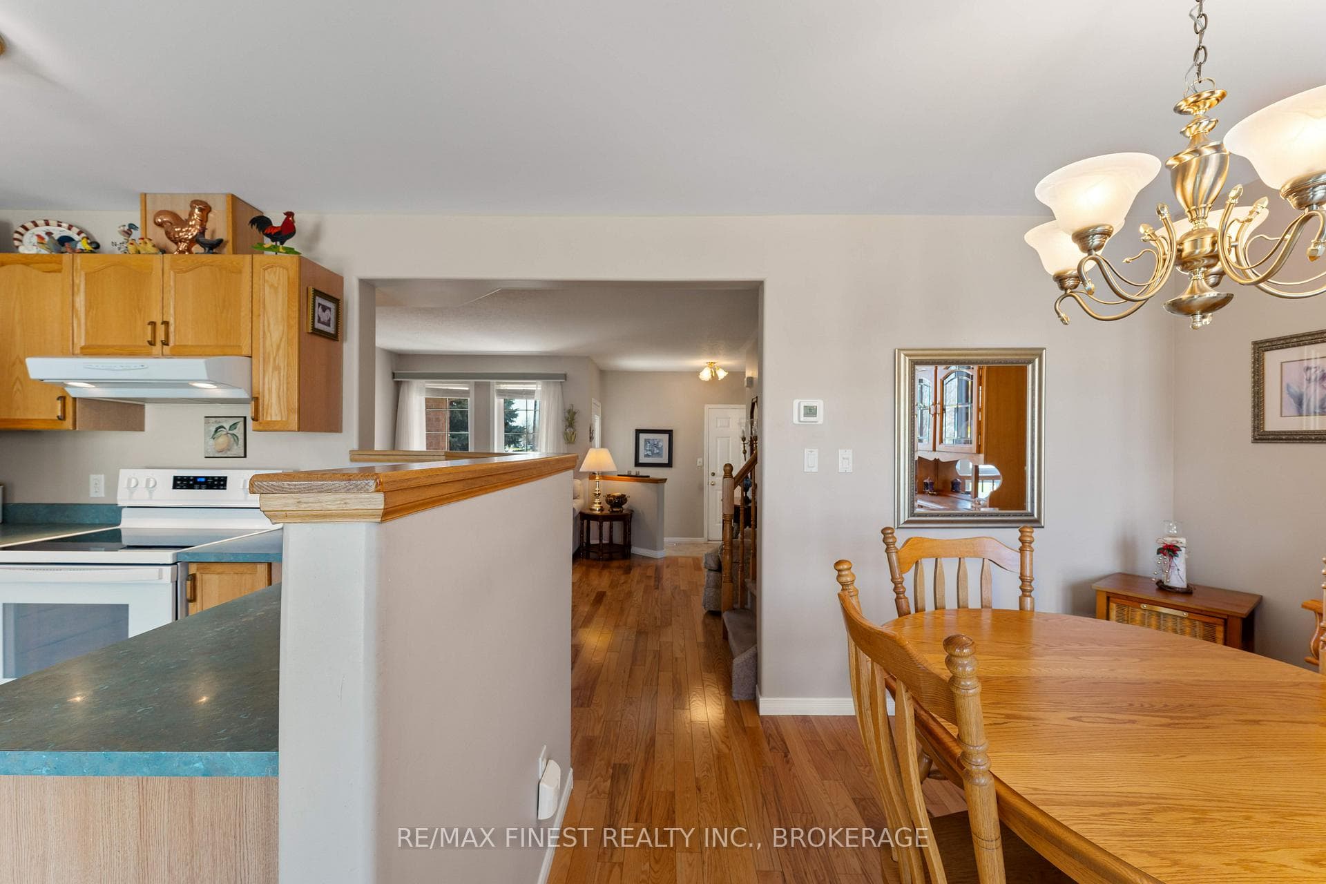 230 Ellesmeer Avenue photo 17