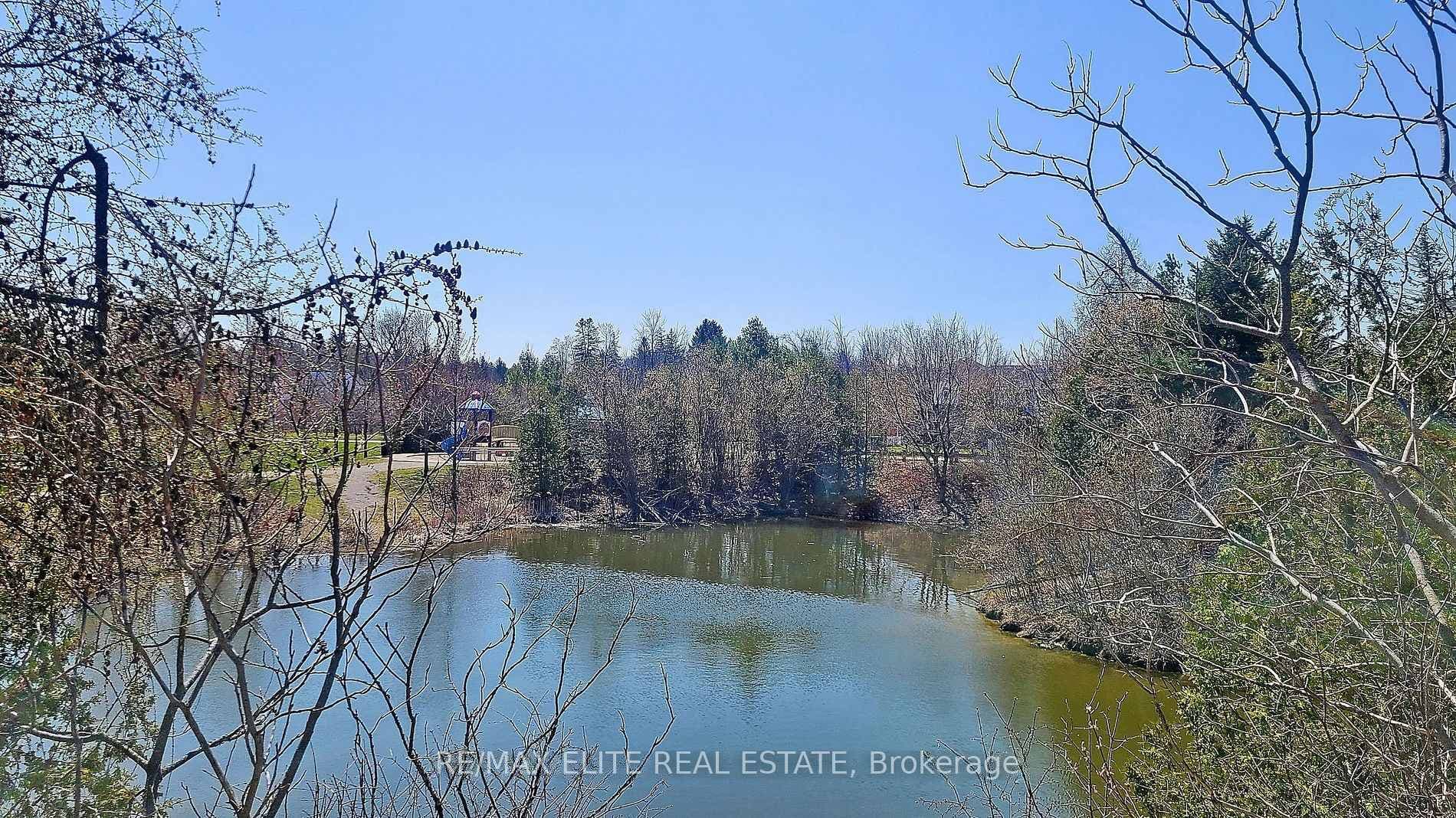 7 Bond Crescent Unit 213 photo 26