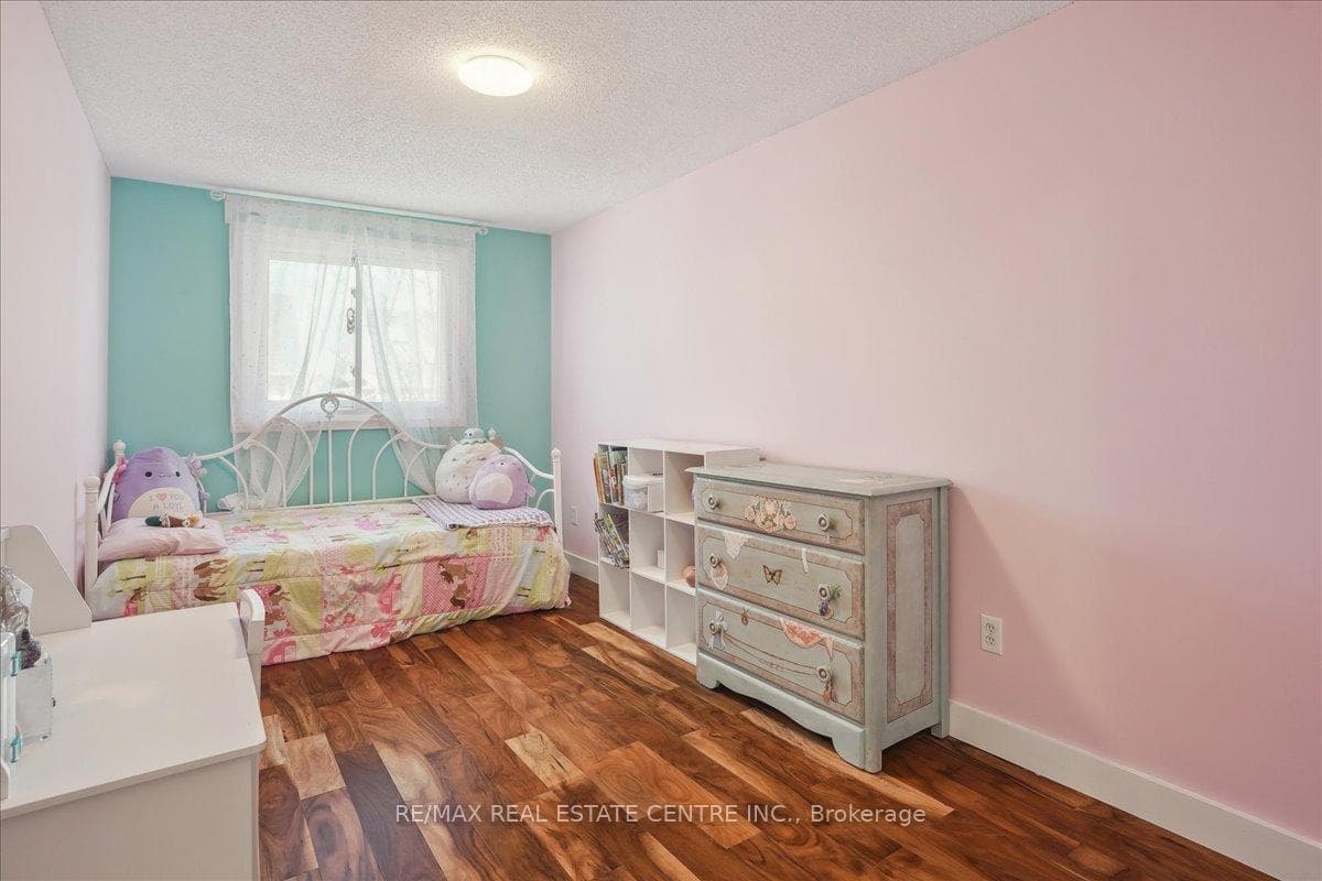 4 DANVILLE Avenue photo 17
