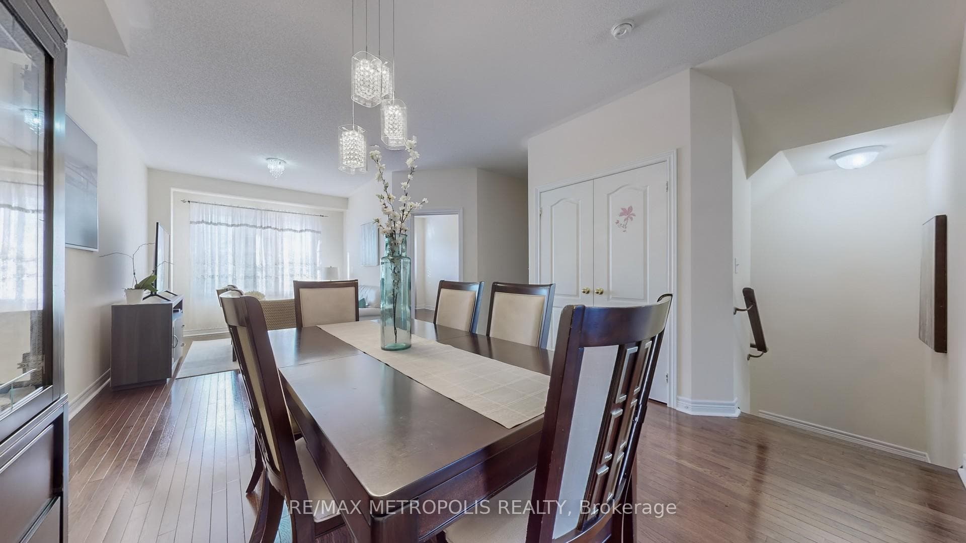 1723 Carousel Drive photo 13