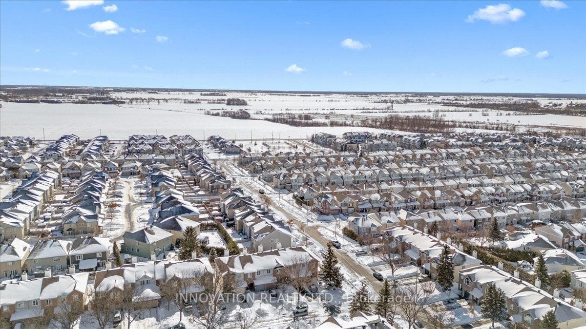 4 Sheppard's Glen Avenue photo 42