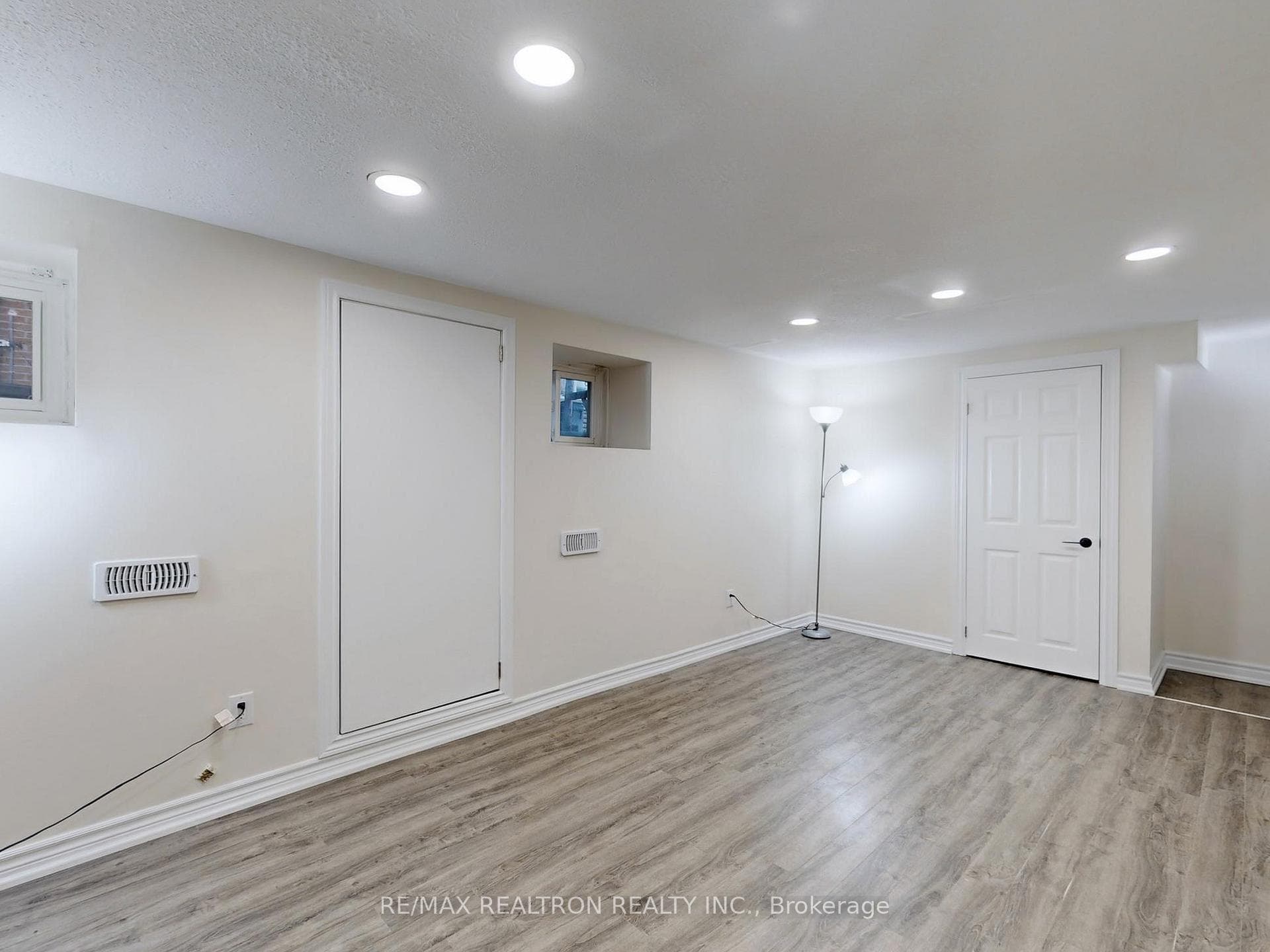 33 Angus Drive photo 35