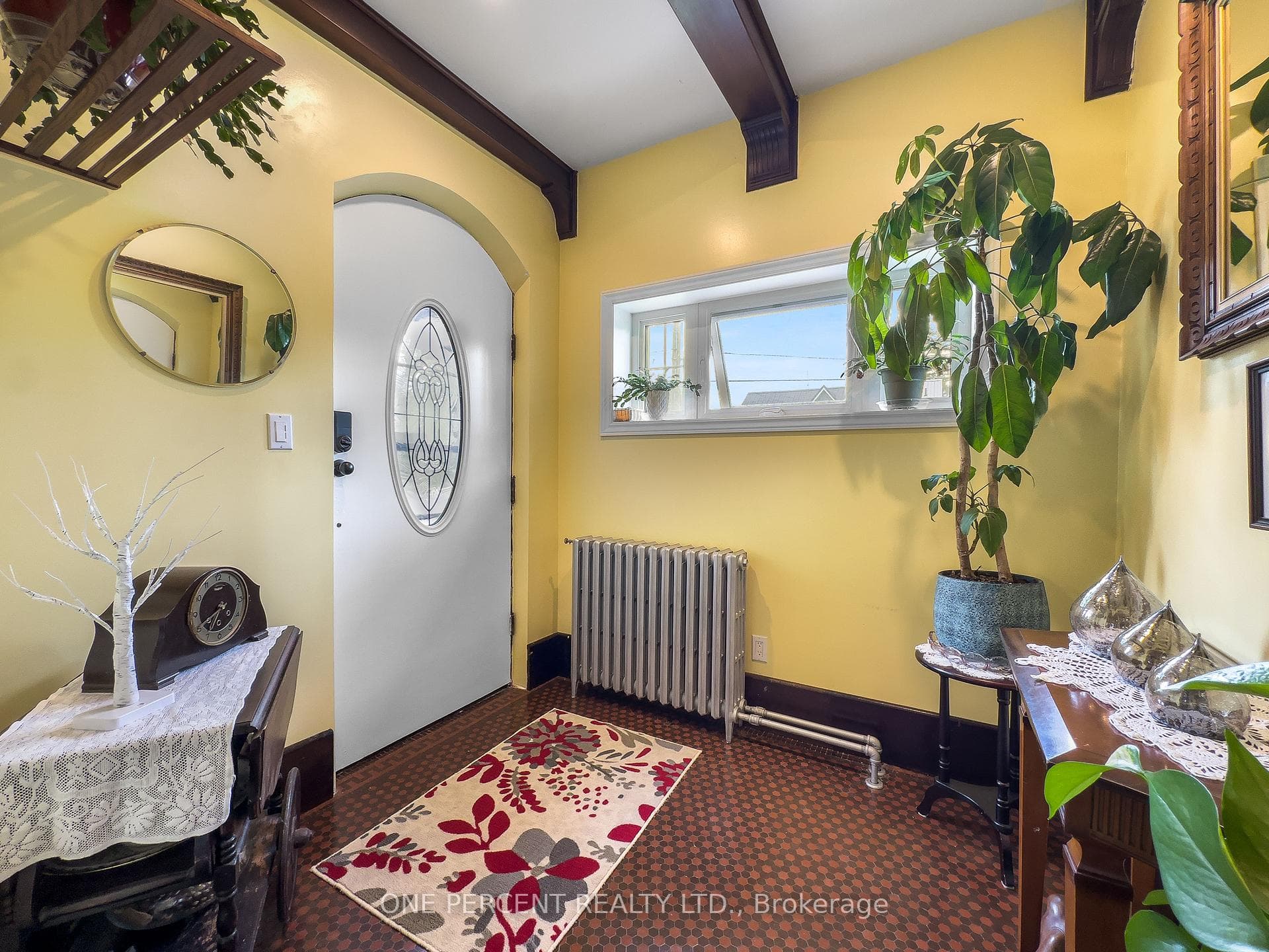104 DUNDAS Street photo 5