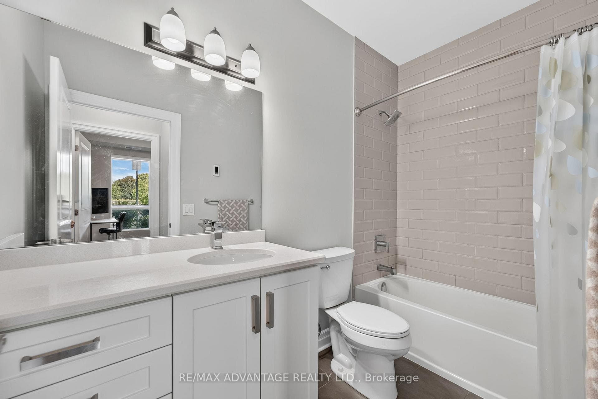 1200 Commissioners Road Unit 118 photo 21