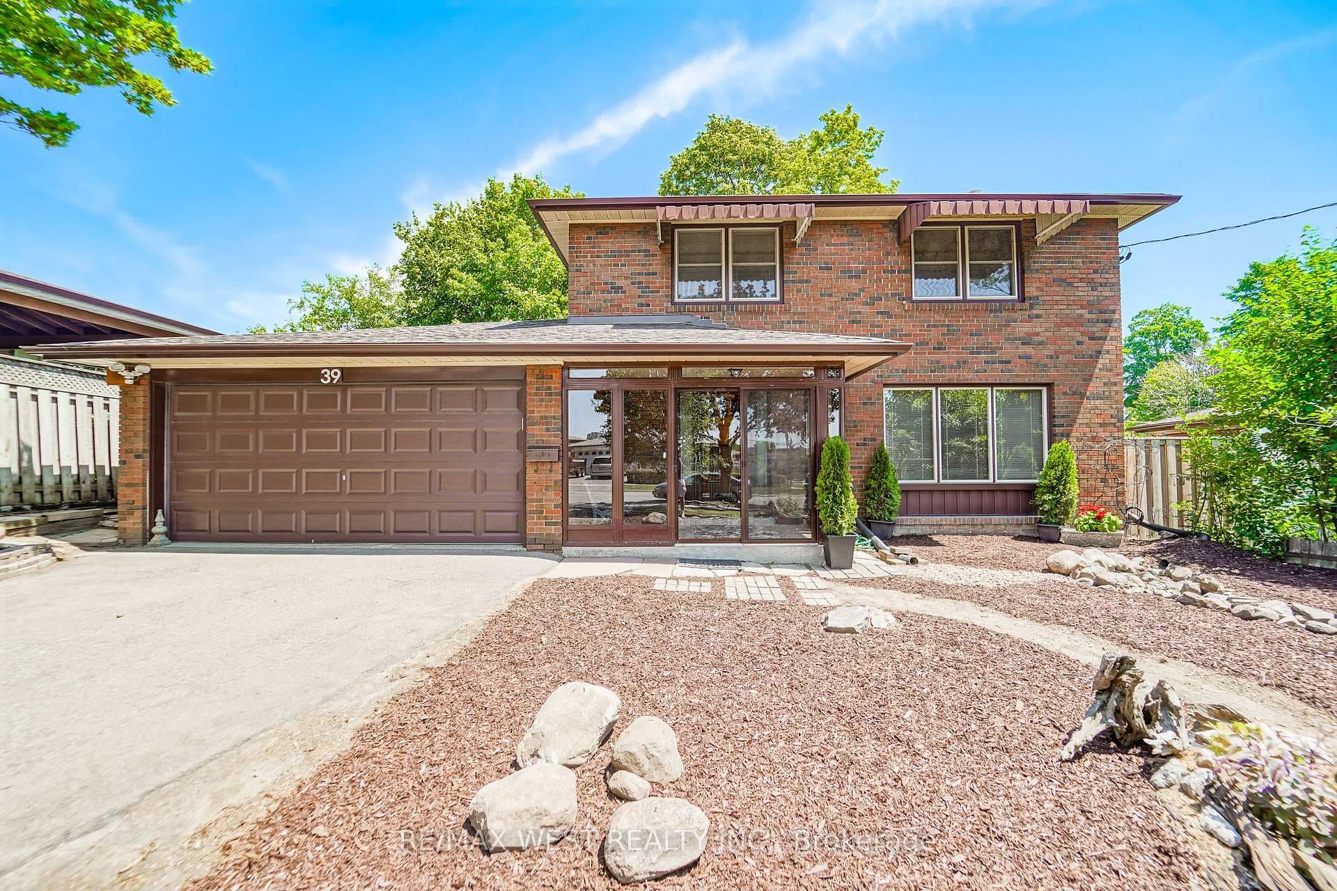 39 Madron Crescent photo 1