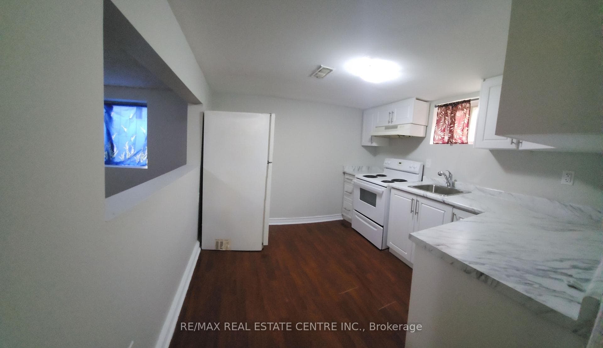 11 Garfields Crescent Unit 2 photo 6
