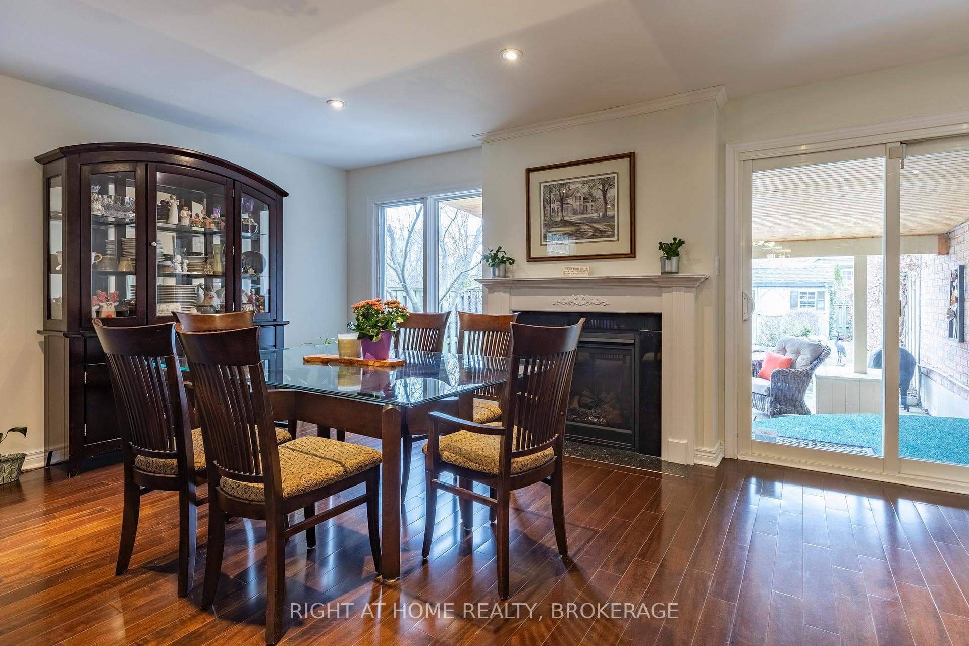 1055 PLAINS VIEW Avenue photo 6