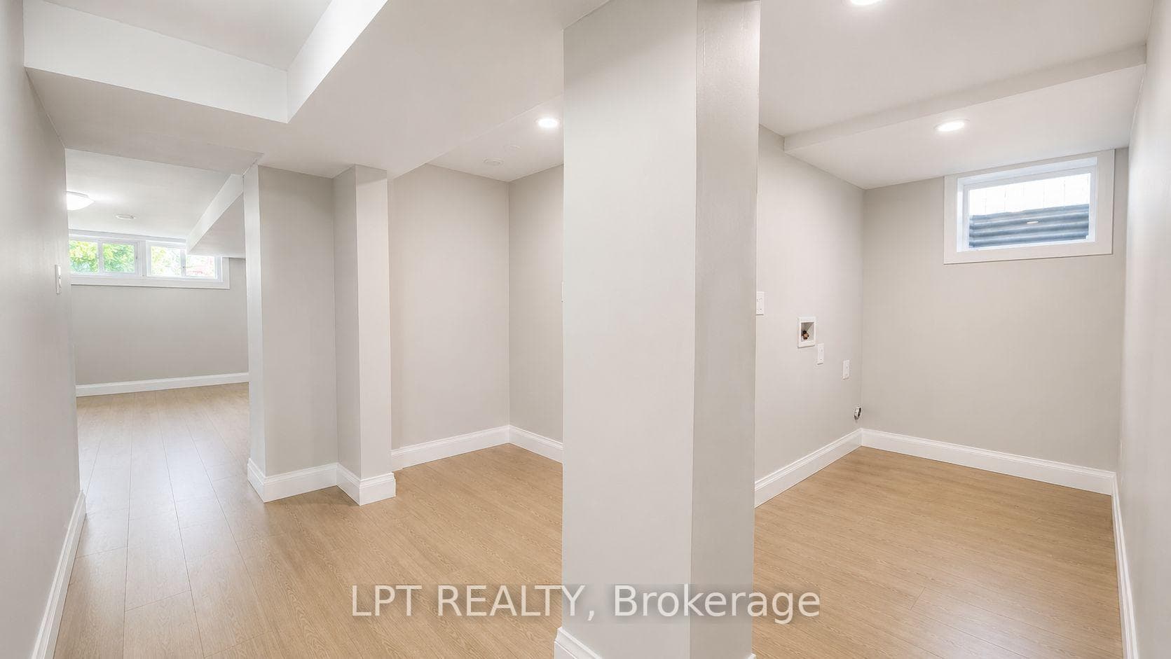 43 Newbury Drive photo 16