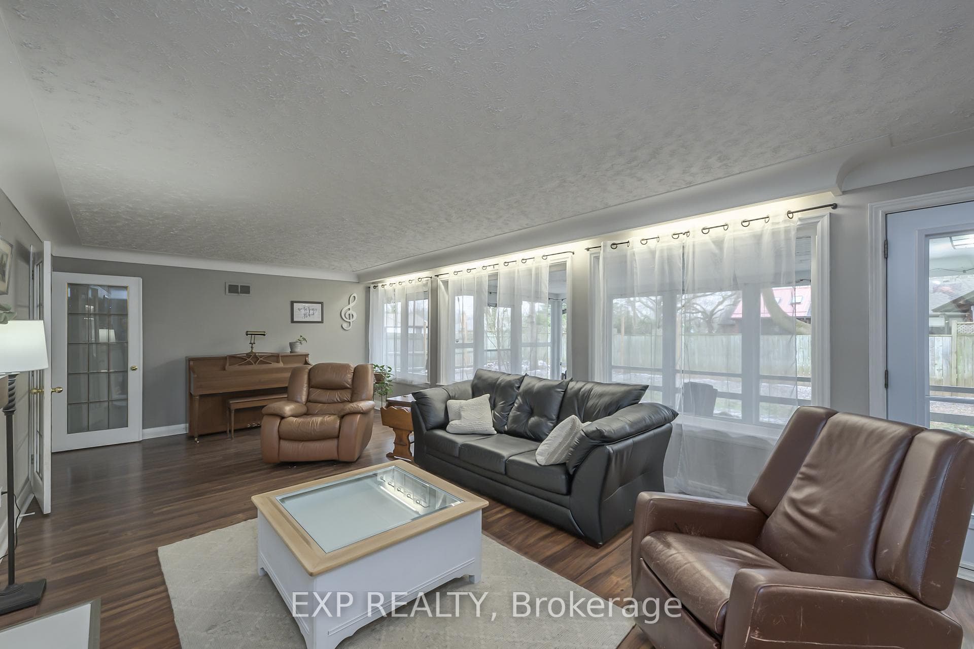 73 Broadway Avenue photo 11