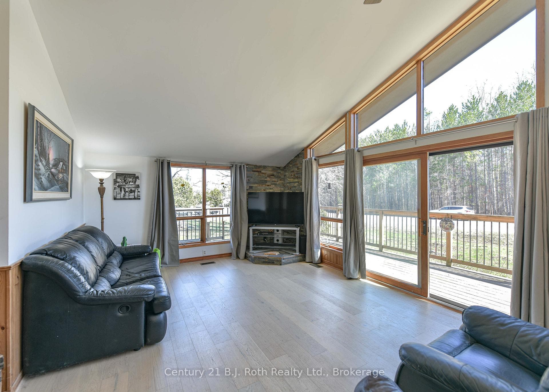 2352 Reeves Road photo 20