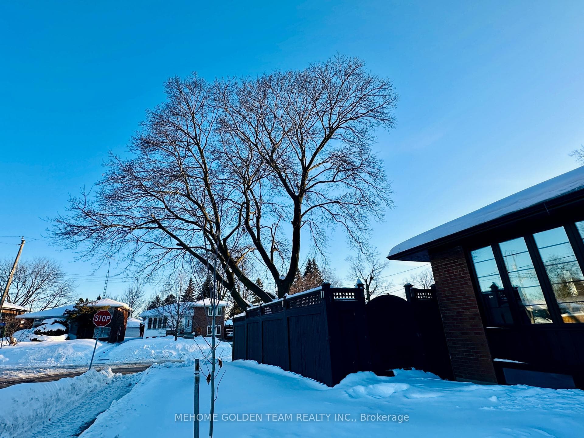 2 Abbotsfield Gate photo 4