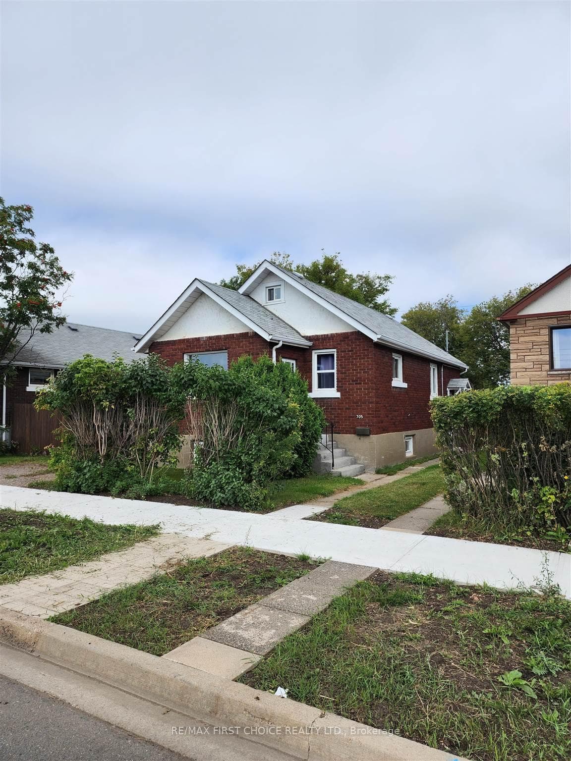 705 Frederica Street photo 1