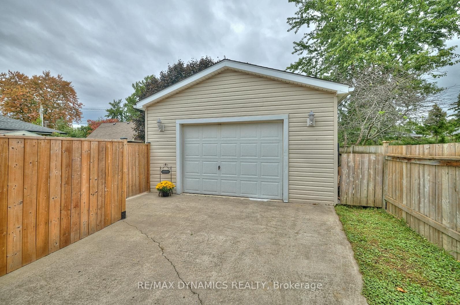 190 Price Avenue photo 24