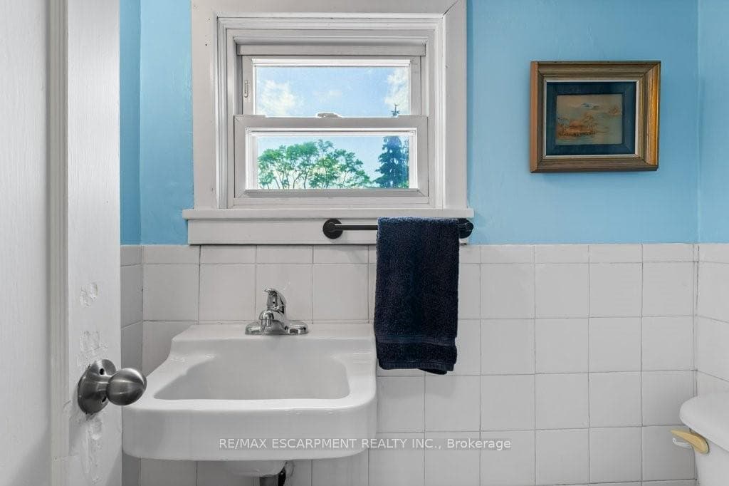19 Columbia Street photo 30