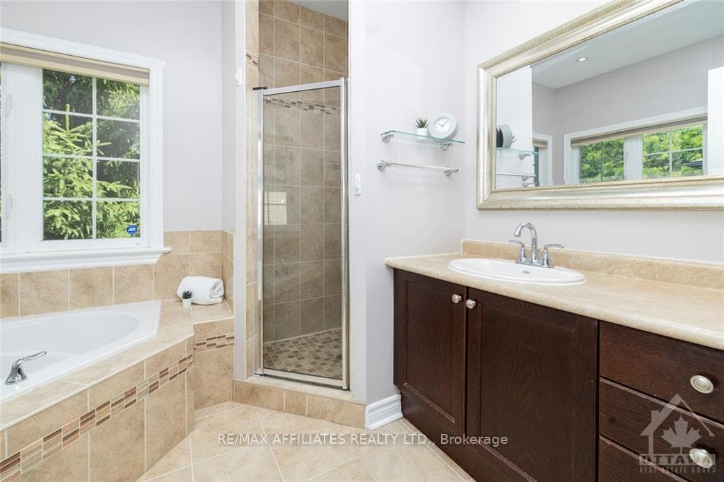 77 STONEWATER photo 18