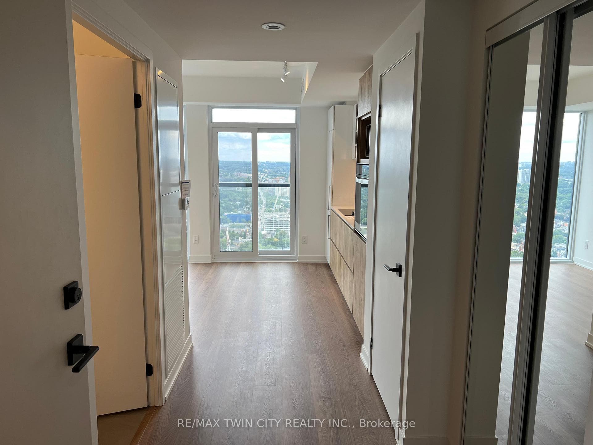 319 Jarvis Street Unit 4612 photo 2