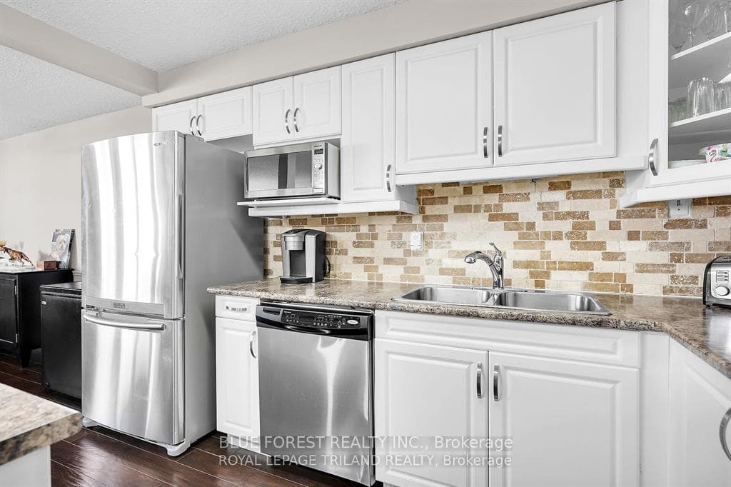 363 Colborne Street Unit 1006 photo 5
