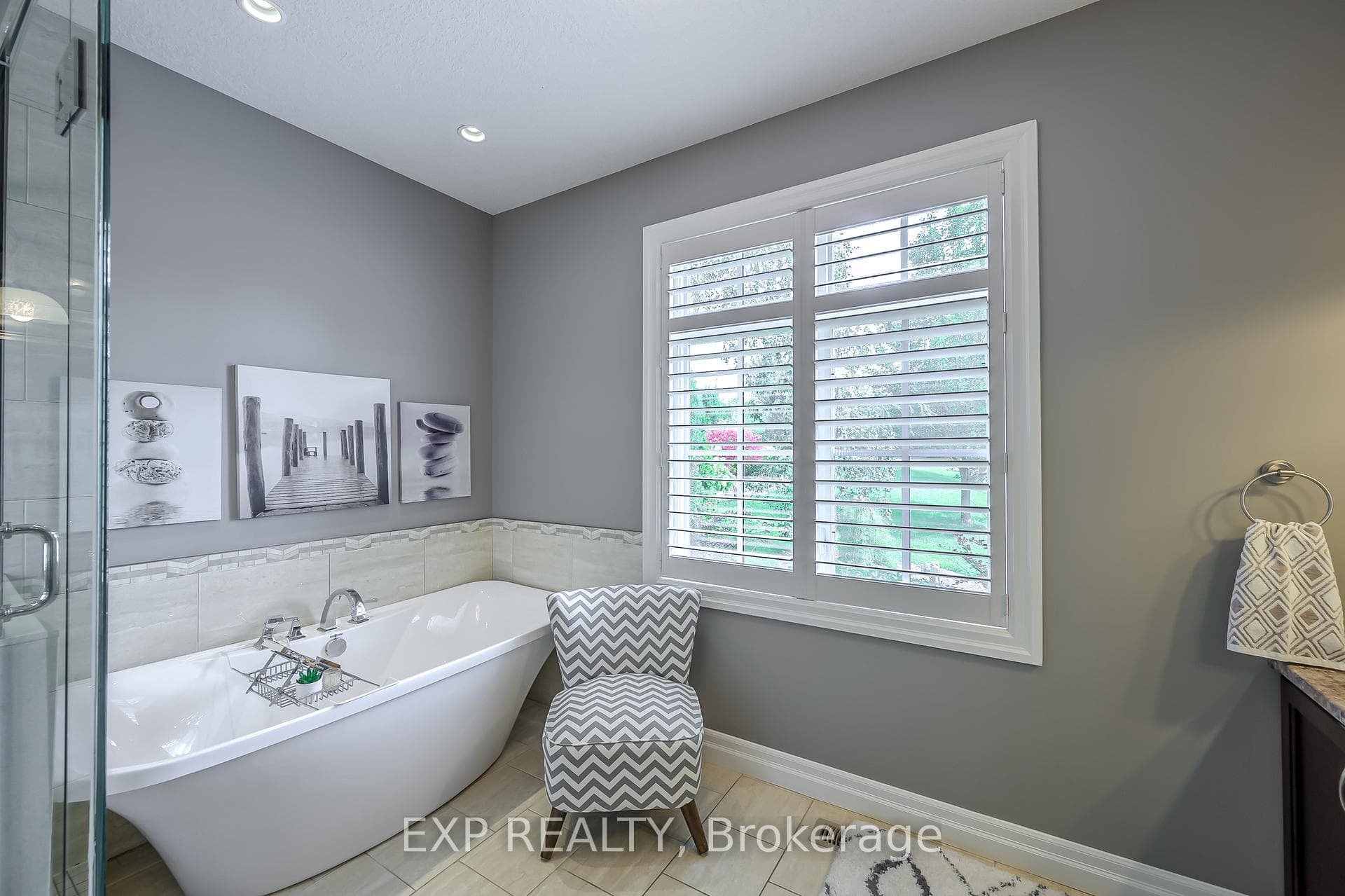 49 Byron Avenue photo 20