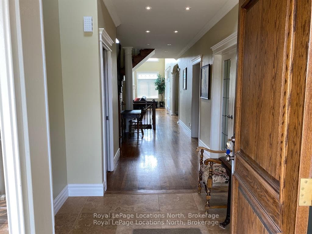212 Snowbridge Way photo 3