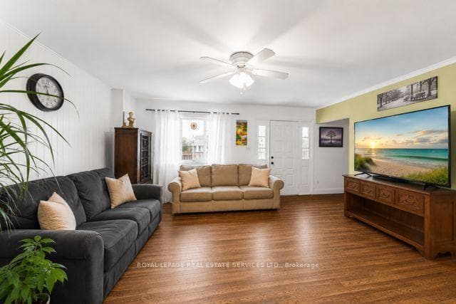 93 Ronald Avenue photo 8