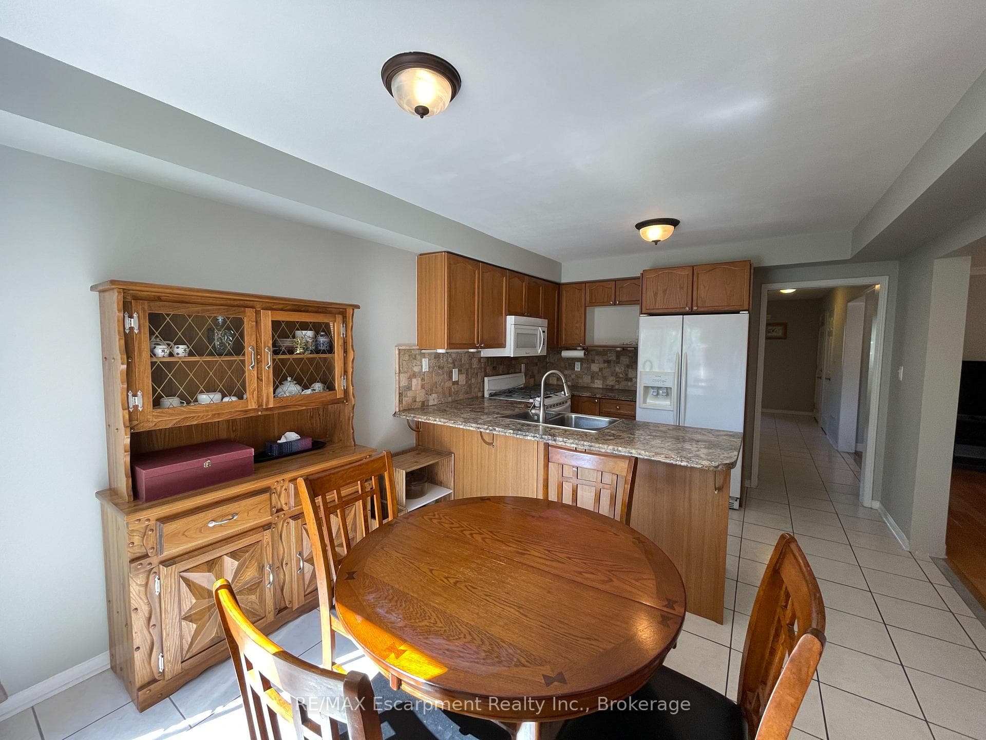 454 Pondview Place photo 10