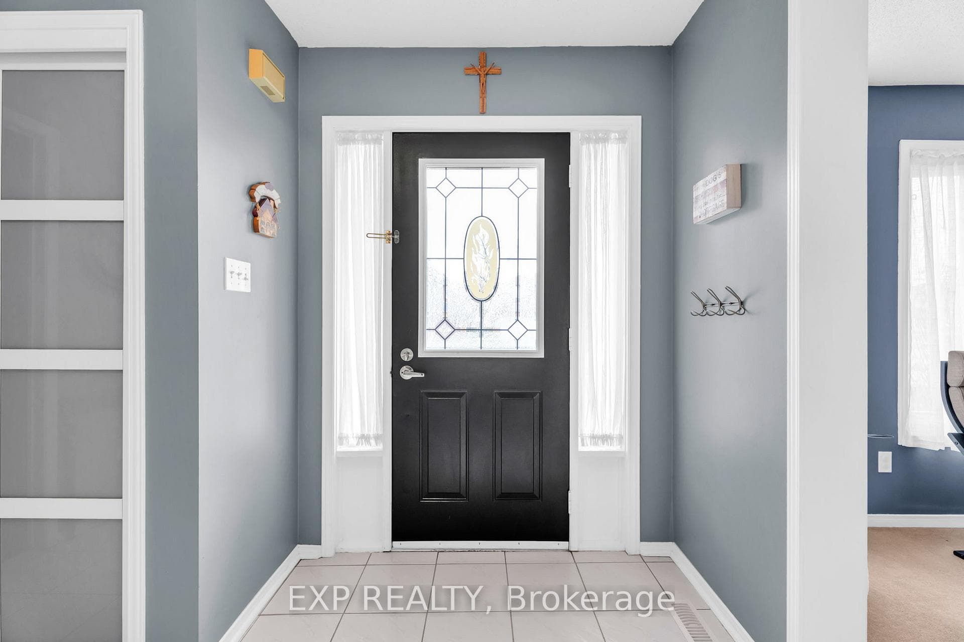 22 Bristol Avenue photo 5