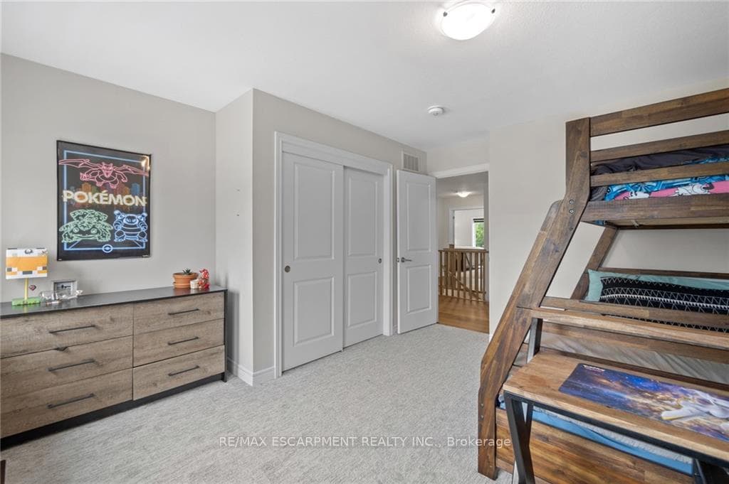 133 BLACKBIRD Way photo 32