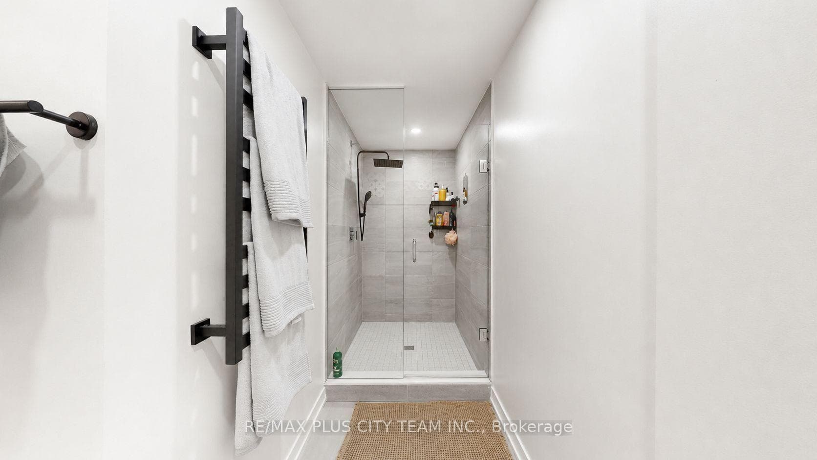 485 Logan Avenue Unit 209 photo 16