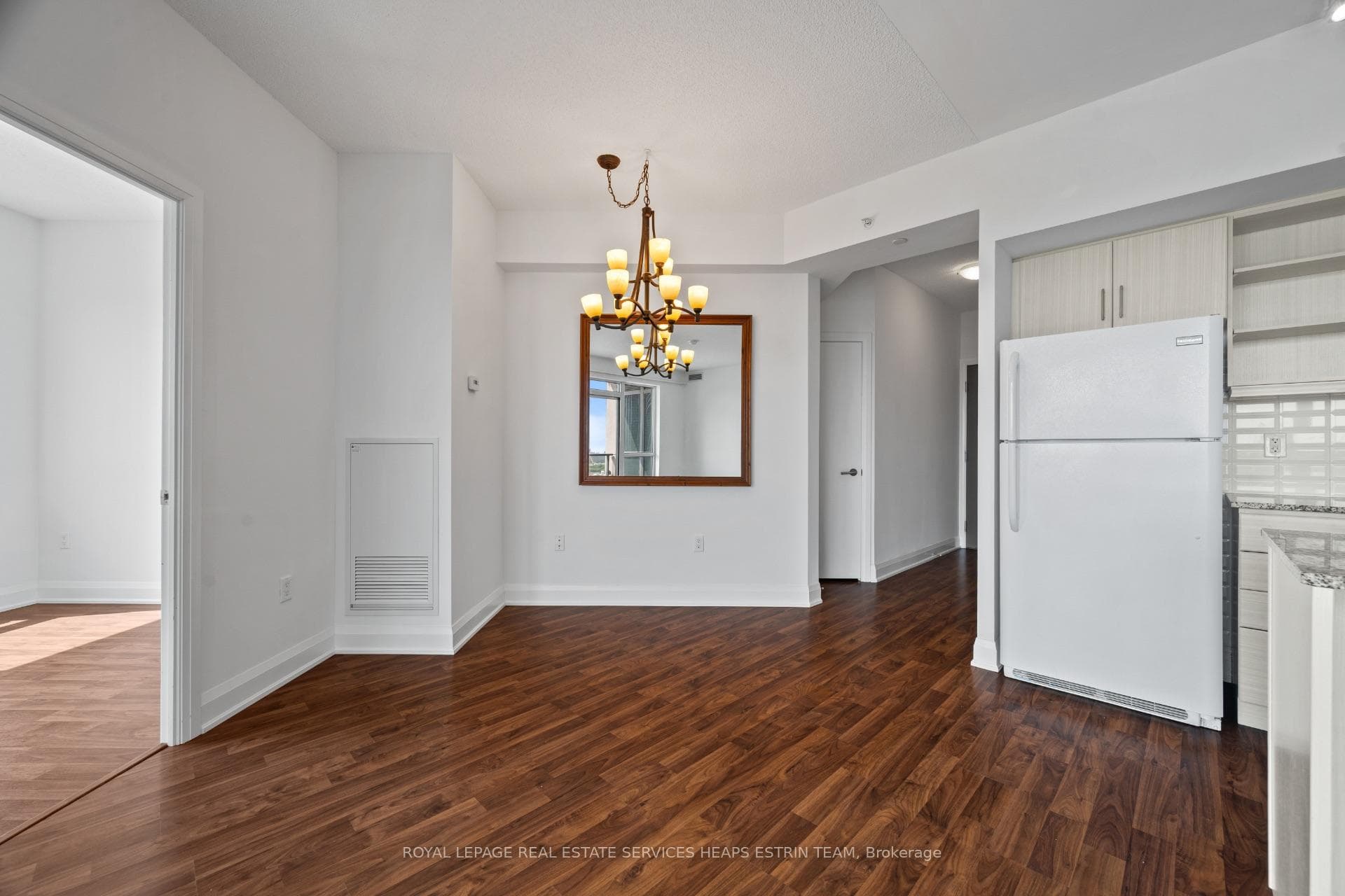 160 Vanderhoof Avenue Unit 913 photo 11
