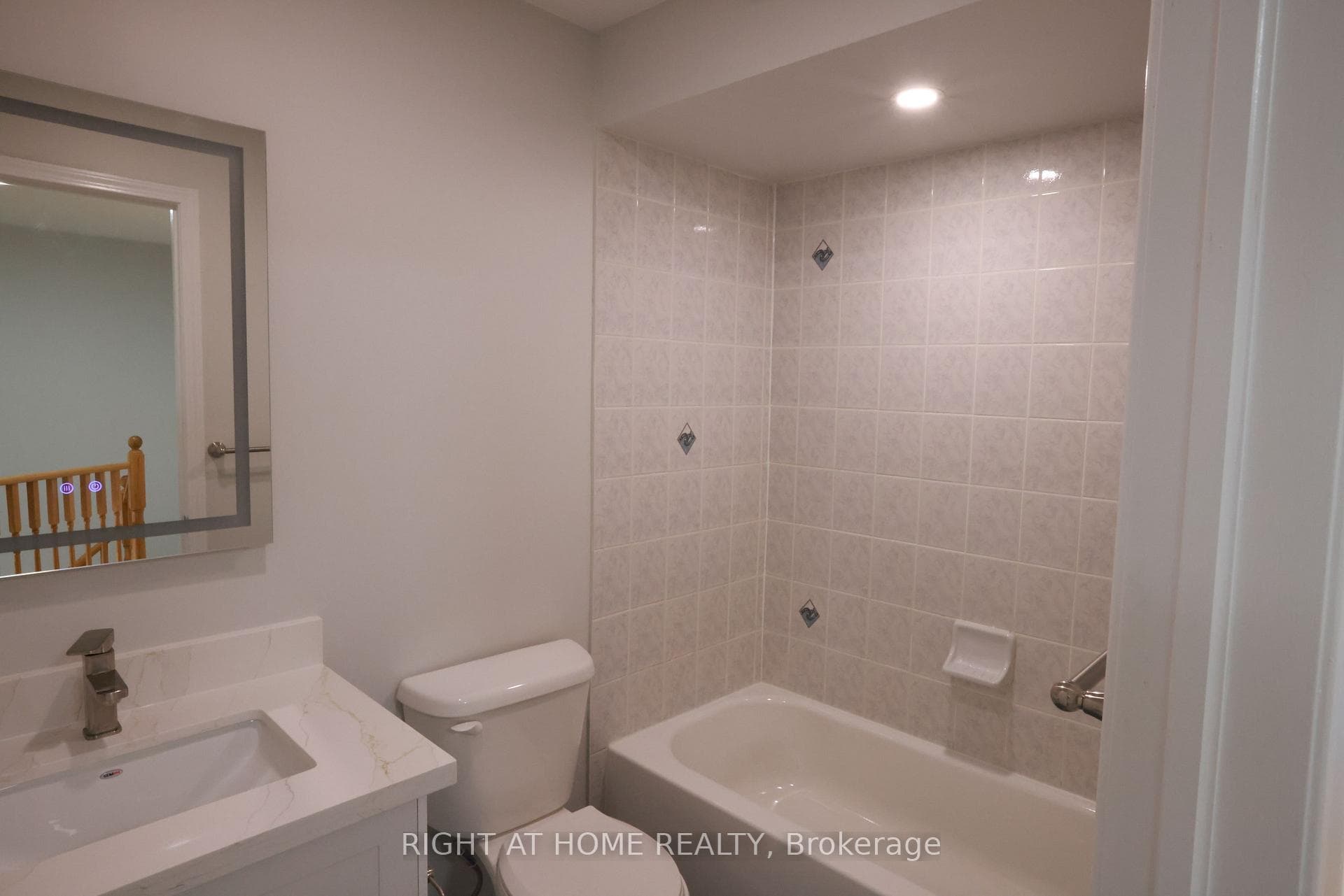 56 Longueuil Place photo 16