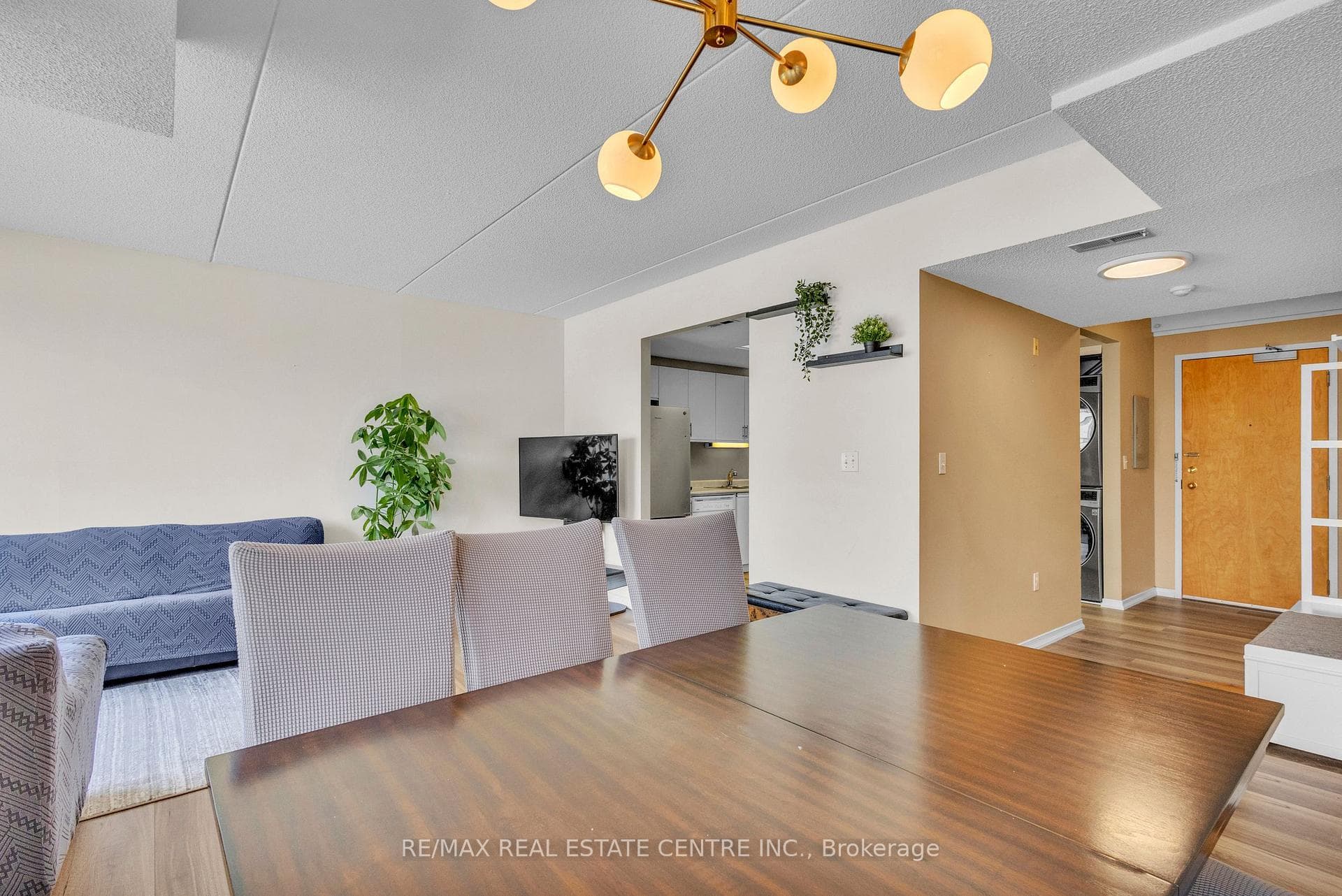105 BAGOT Street Unit 202 photo 15
